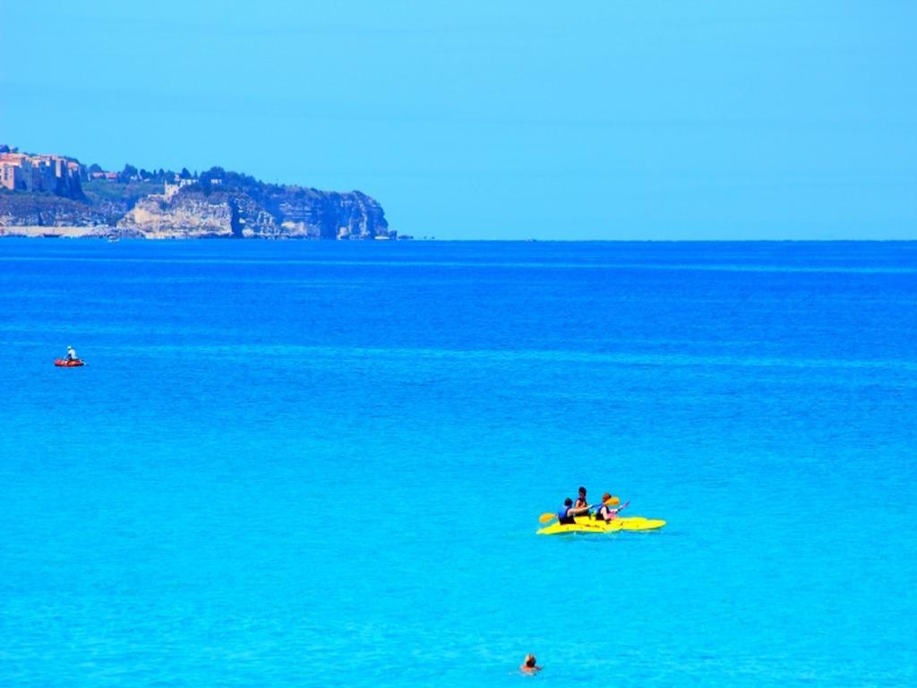 Blu Tropical Resort Zambrone Eksteriør billede