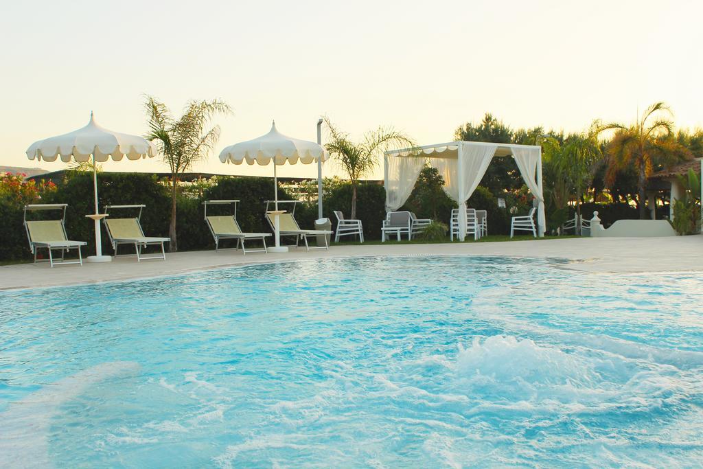 Blu Tropical Resort Zambrone Eksteriør billede