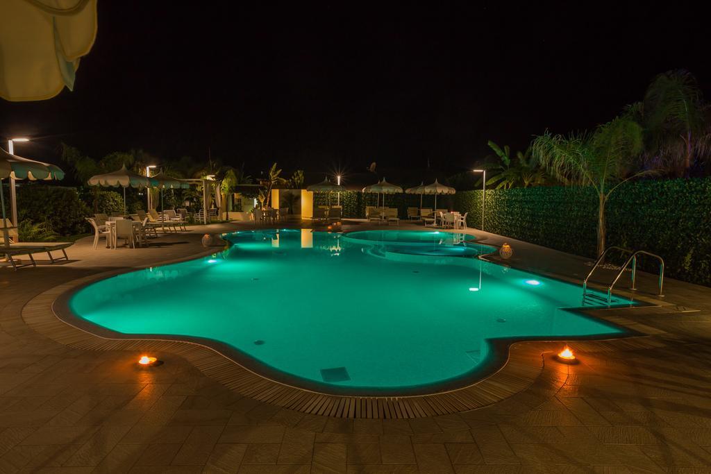 Blu Tropical Resort Zambrone Eksteriør billede