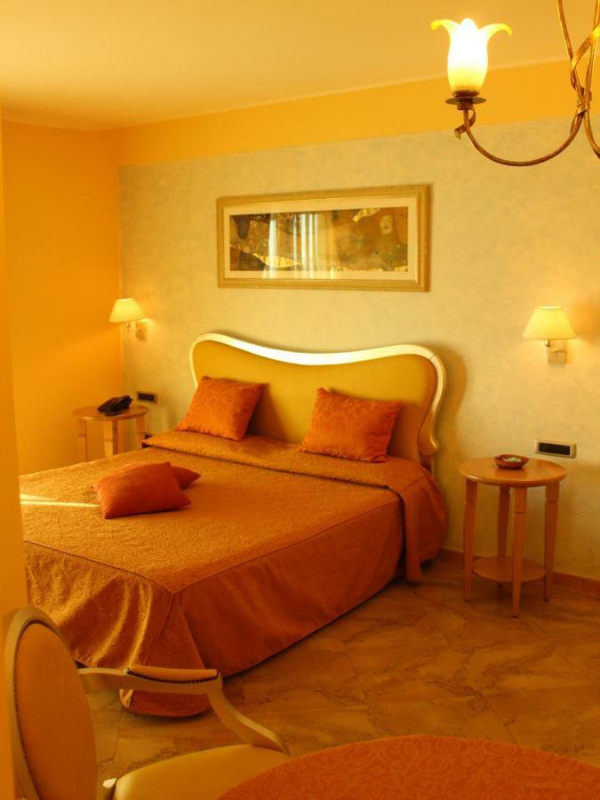 Blu Tropical Resort Zambrone Eksteriør billede