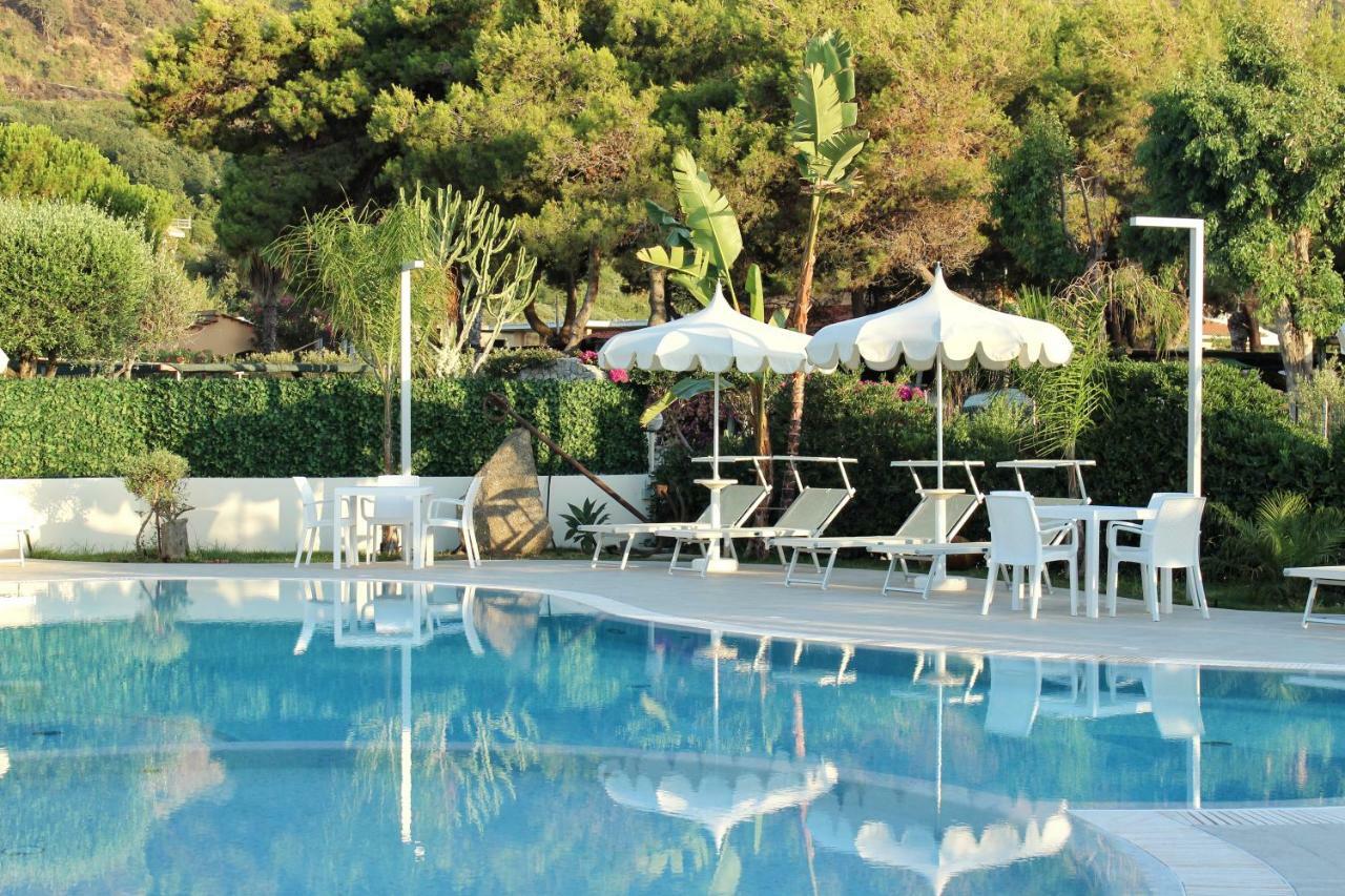 Blu Tropical Resort Zambrone Eksteriør billede